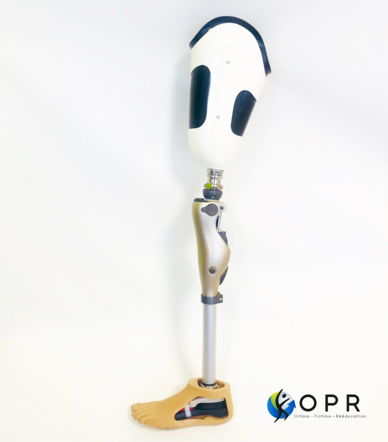 prothèse fémorale avec genou kenevo de chez ottobock disponible chez orthese prothese reeducation en normandie et en bretagne