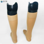 prothèse de jambe en carbone pour le tibia avec mousse esthétique discrete pour personnes amputés en côtes d'armor et près de saint lô en normandie