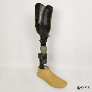 prothèse de jambe tibiale en carbone avec double fur carbone-souple pour soulager les douleurs dans l'emboiture et dans la prothèse en bretagne à rennes et en normandie à Saint-Lô et Avranches