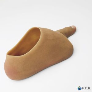 Prothèse de pied en silicone pour amputation partielle, ce type de prothèse permet une esthétique très réaliste réalisée en bretagne a rennes et en normandie a avranches et saint lo